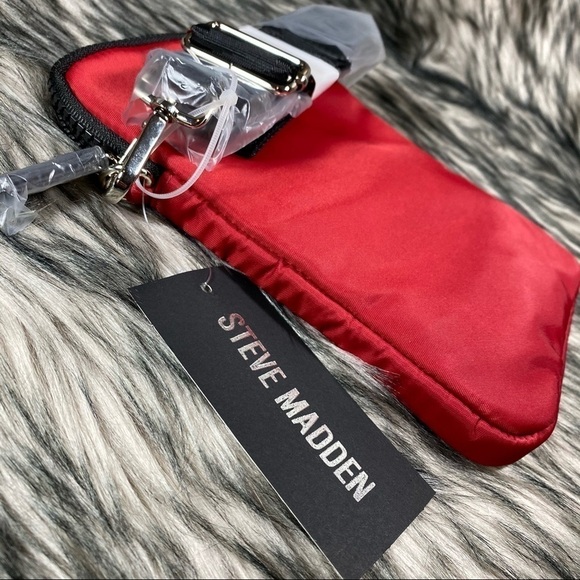 Red Black Nylon Crossbody Bag Adjustable Strap - Picture 4 of 4